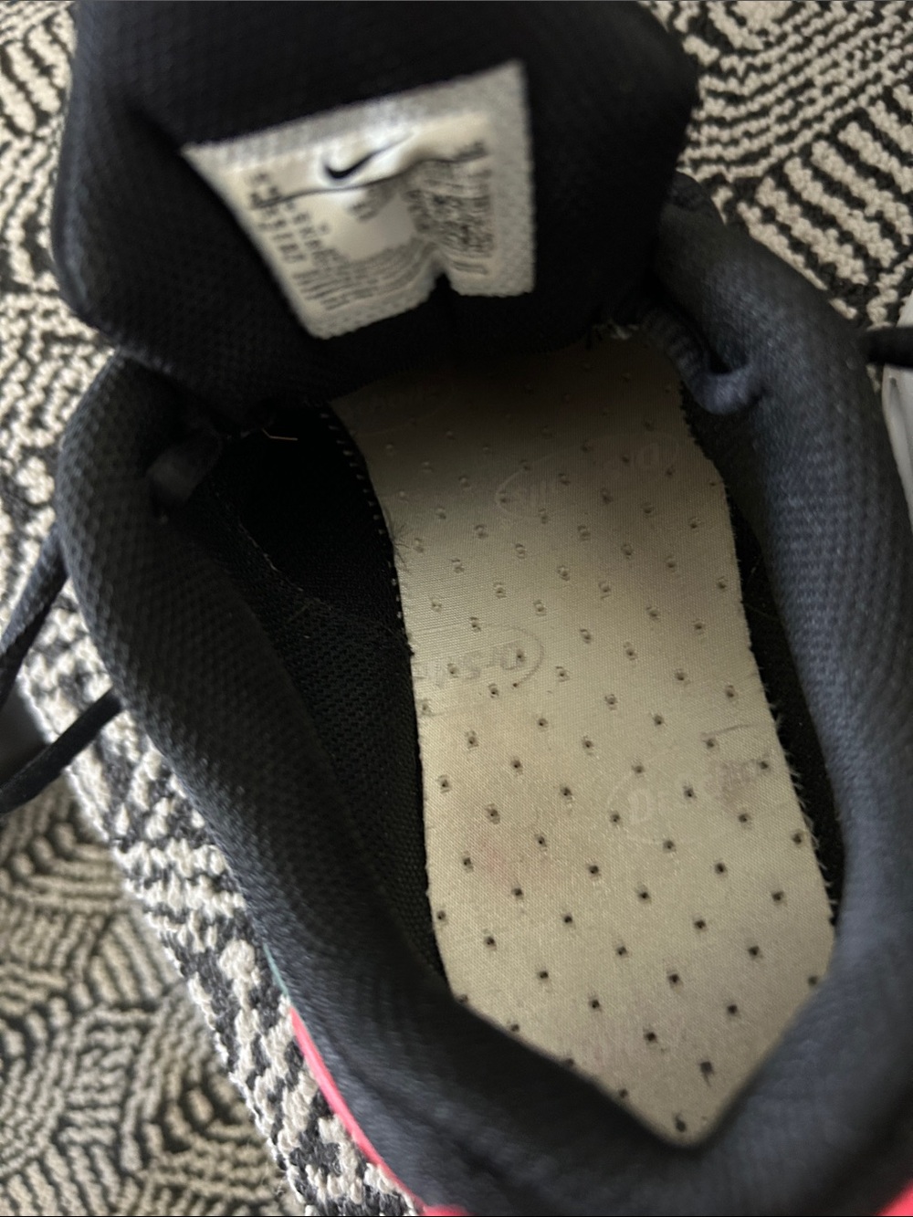 Nike Air Black Sneakers - Picture 7 of 8